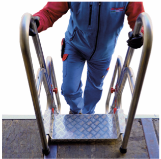 SCR | Escalera plegable para camión 