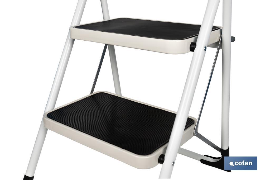 Imagen Adicional de Escalera plegable para uso doméstico