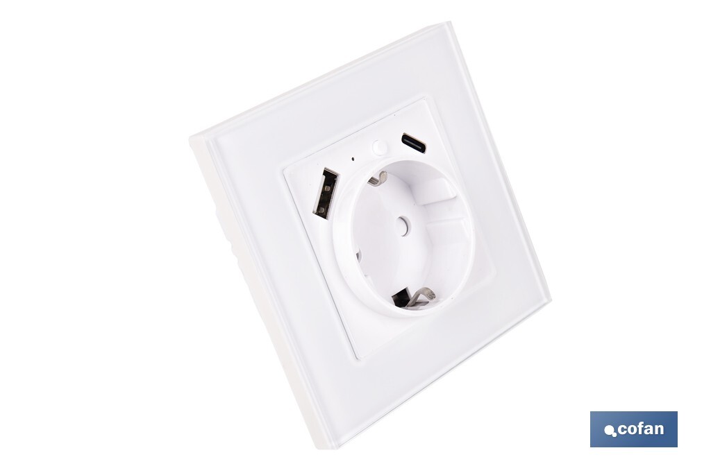 Imagen Adicional de Base de enchufe inteligente con USB y tipo C