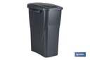 Cubo de basura gris para desechos en general