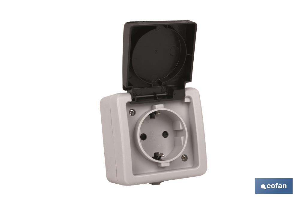 Base Enchufe con tapa IP44